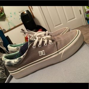 Woman’s DC Shoes Size 8